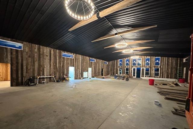 MAIN ROOM