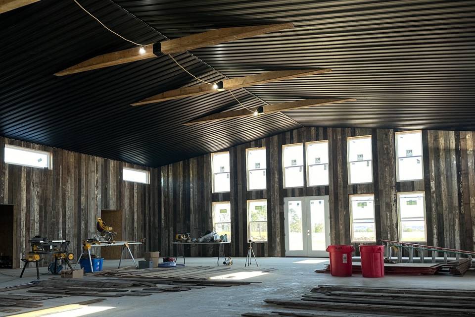 MAIN ROOM 100 YEAR OLD BARNWOO