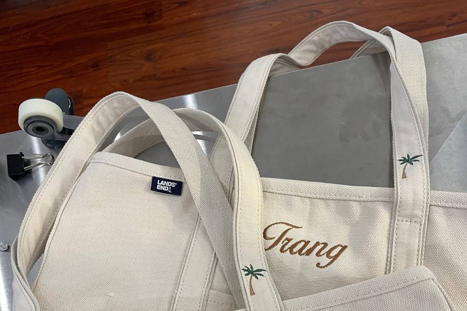 Custom bridesmaid totes