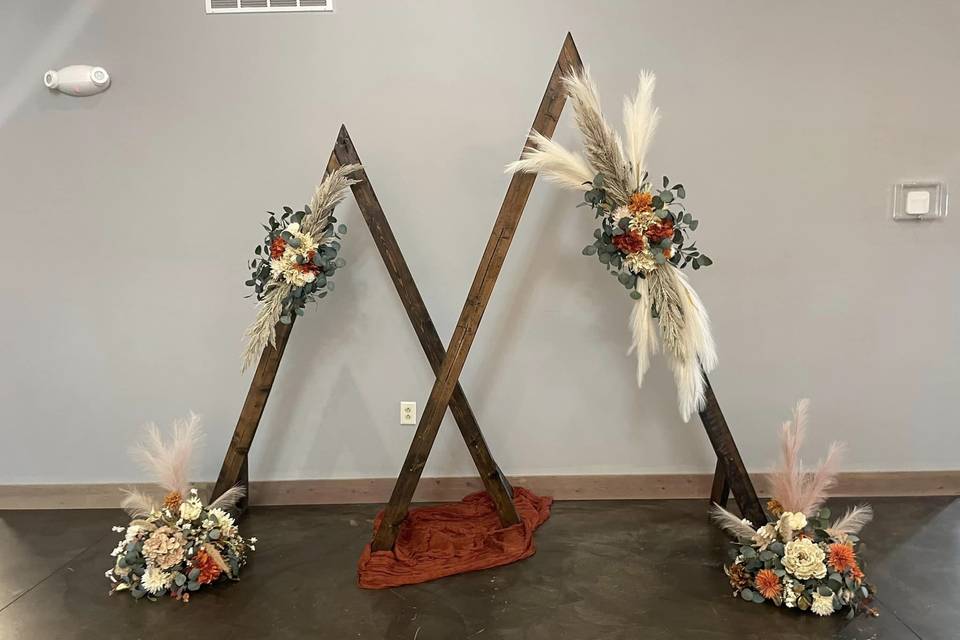 Triangle Arch Rental