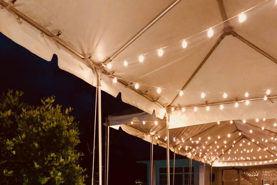 MARQUEE TENT WITH BISTRO