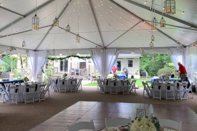 EXTERIOR WHITE STRUCTURE TENT