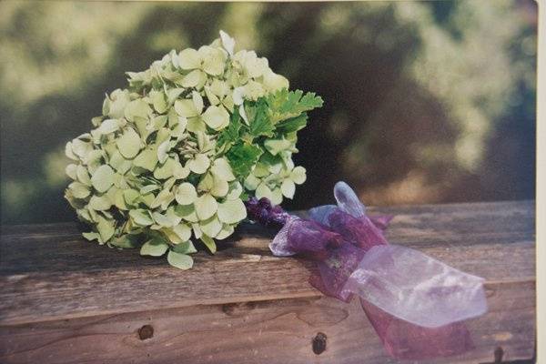 Bridesmaid Bouquet at Holman Ranch(www.lindseywalkerphotography.com)