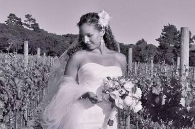 Bride in the Vineyard(www.lindseywalkerphotography.com)