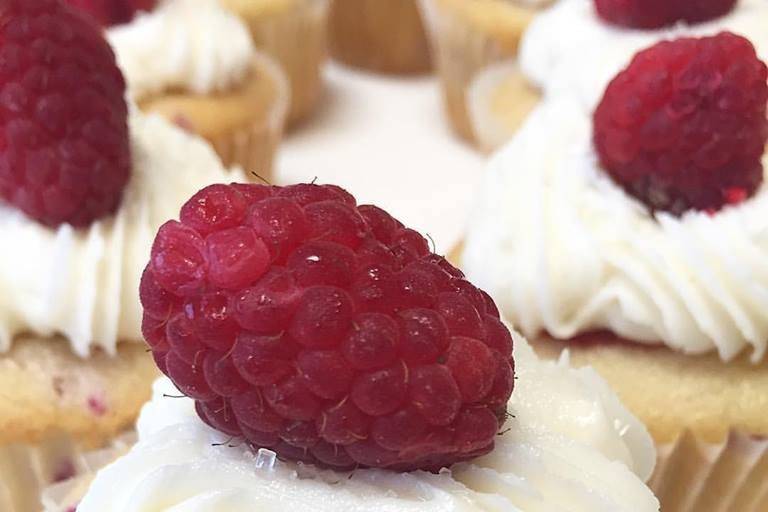 Raspberry cupcakes