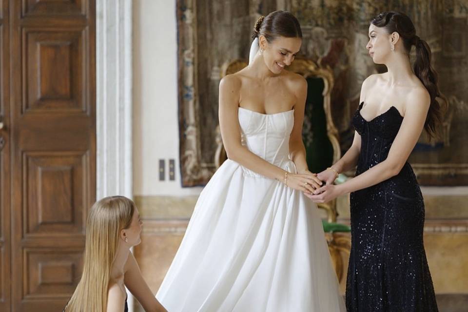 Bride & bridesmaids