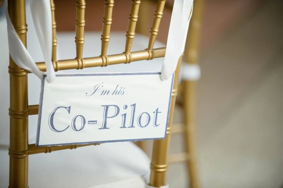 groom's chair