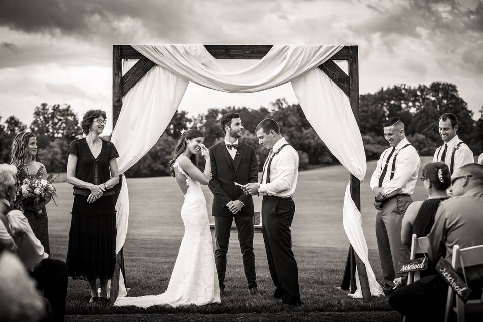 Saying the vows - Korver Photography