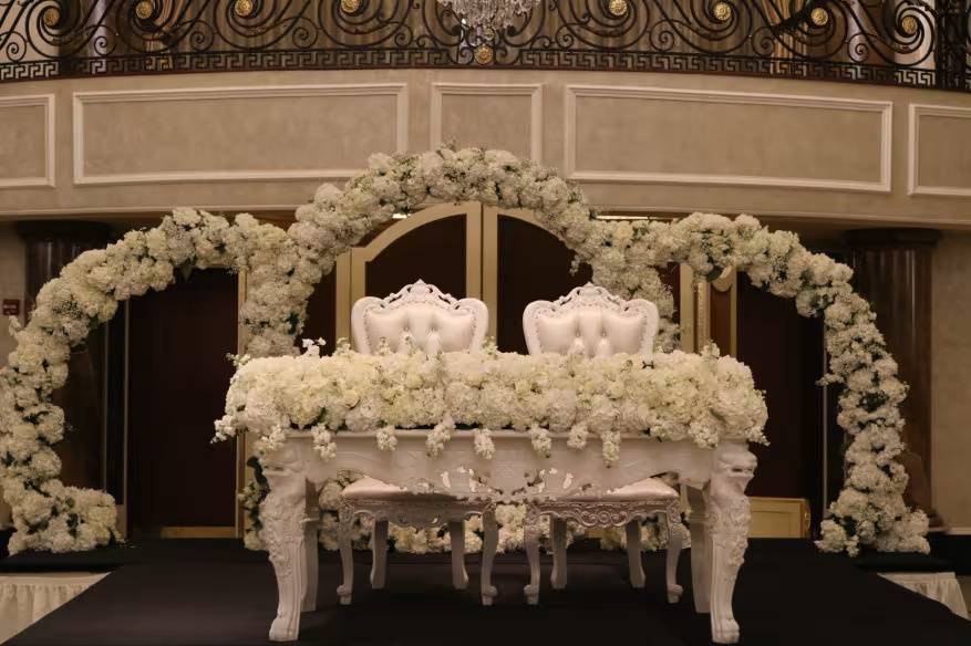 Sweetheart table and arch