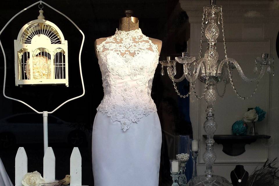 CREATIONS UNLIMITED BOUTIQUE