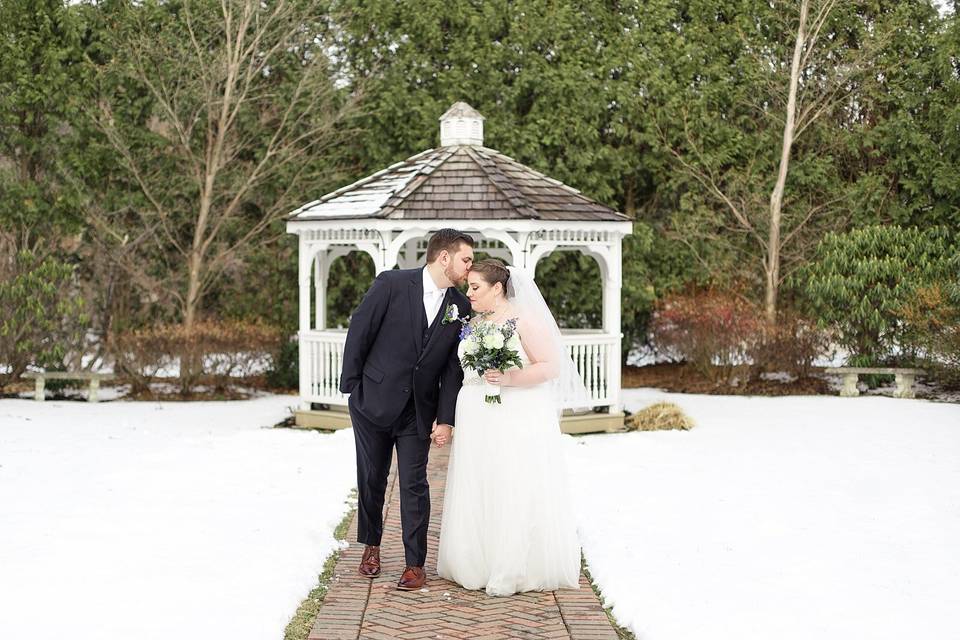 Winter bride and groom