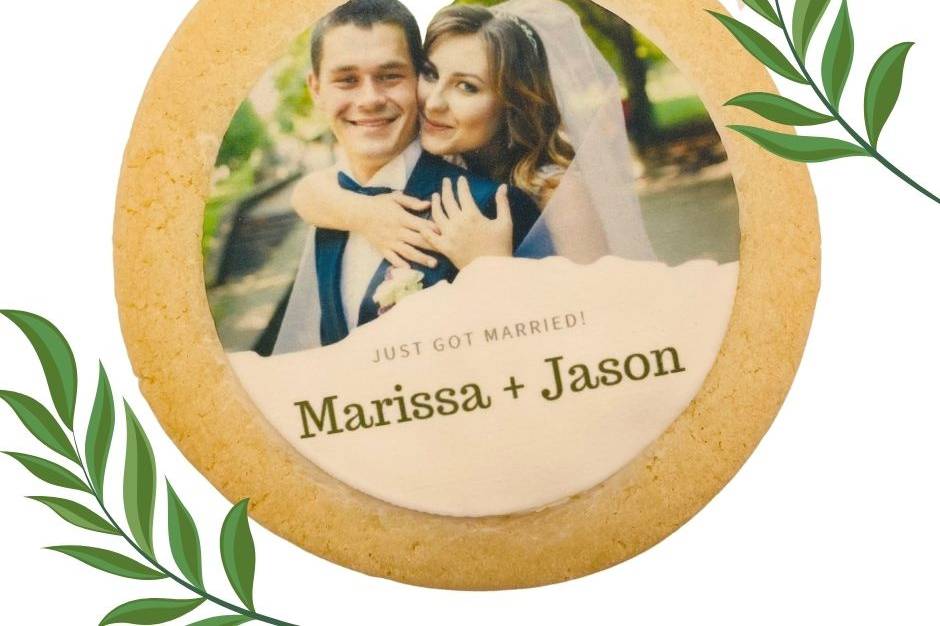 Wedding picture on a cookie