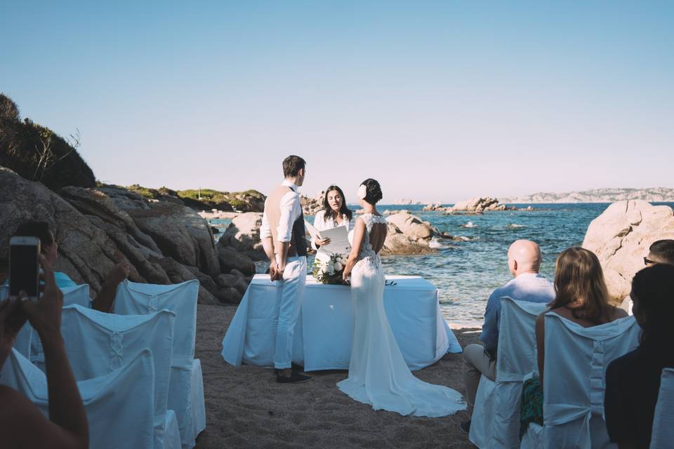 Beach wedding in Sardinia