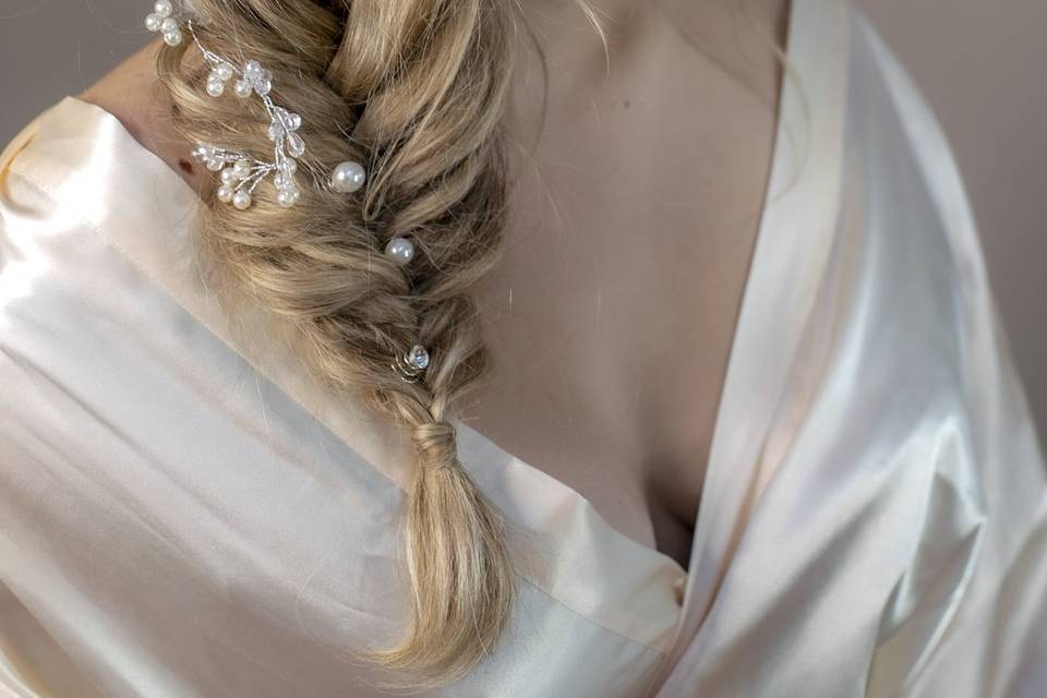 Bridal makeup and hairstyle