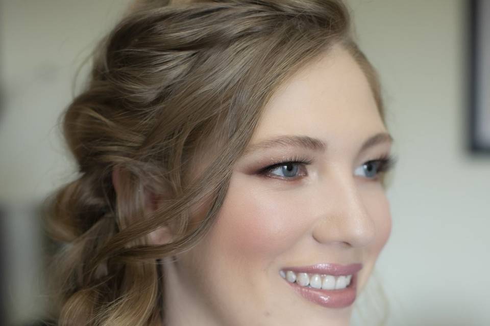 Bridesmaid makeup