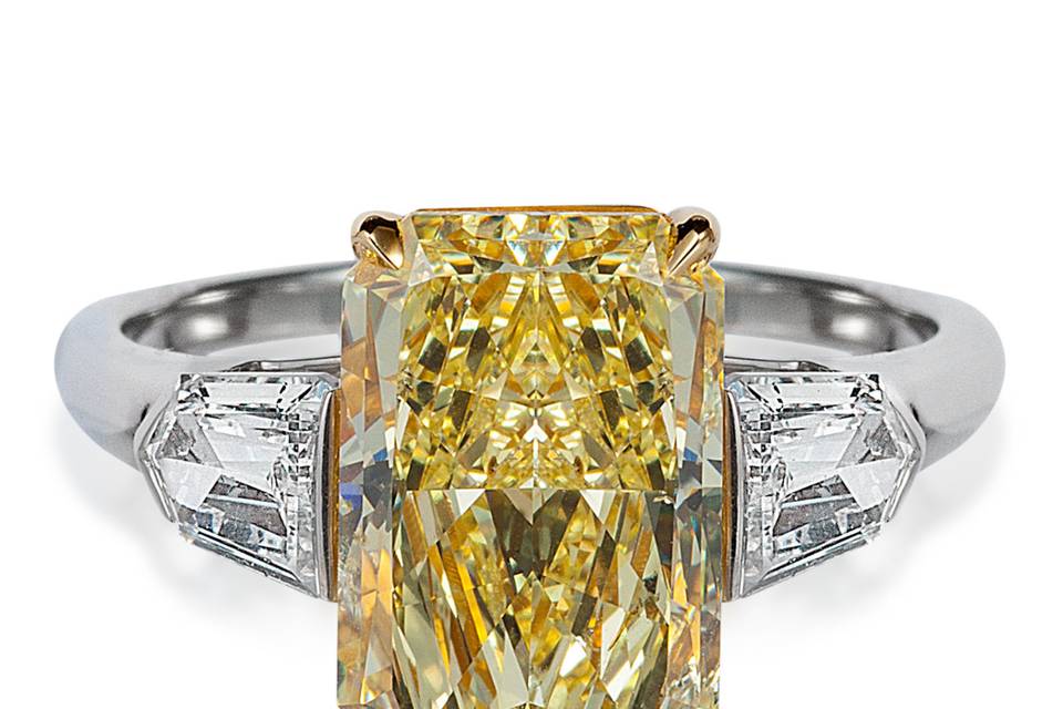 Ritani	11285	<br>	Fancy Yellow Radiant Cut Diamond Ring with Micropave Halo in Platinum and 18kt Yellow Gold (5.28 CTW)