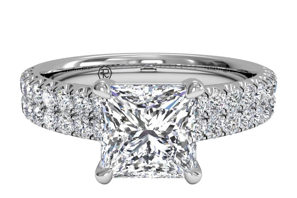 Ritani	4954	<br>	Three-Stone Diamond Engagement Ring with Pear-Shaped Side-Diamonds in Platinum (0.40 CTW)