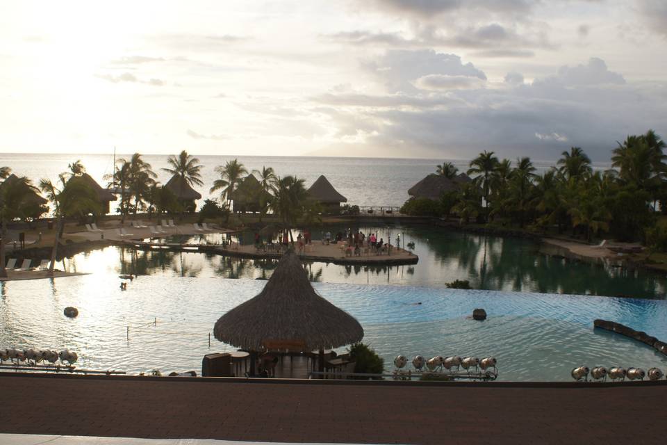 InterContinental Resort TahitiTe Tiare infinity pool