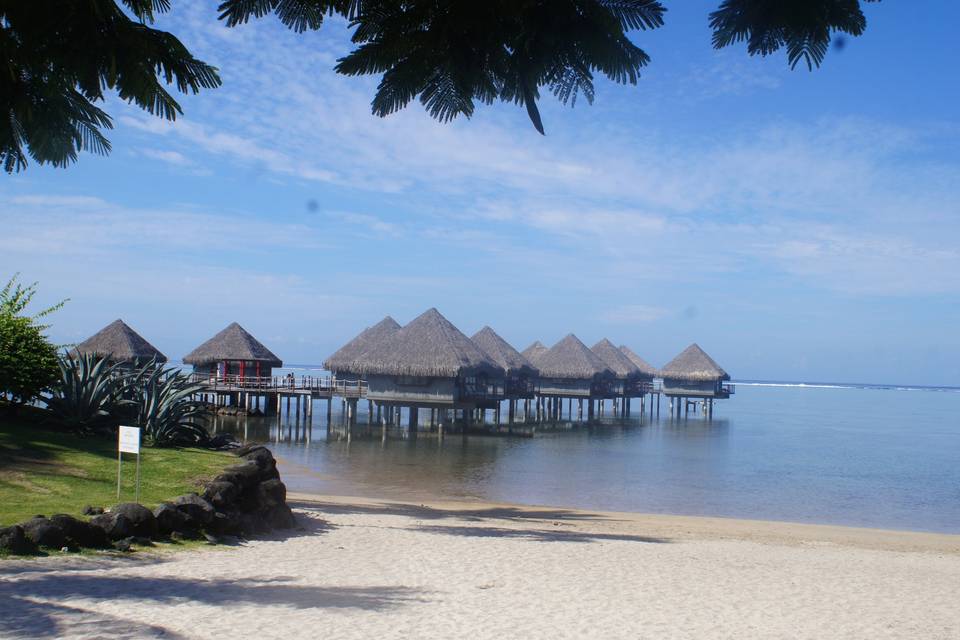 Le Meridien Tahiti overwater bungalow