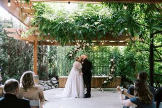 The Troutdale House by the Sandy River