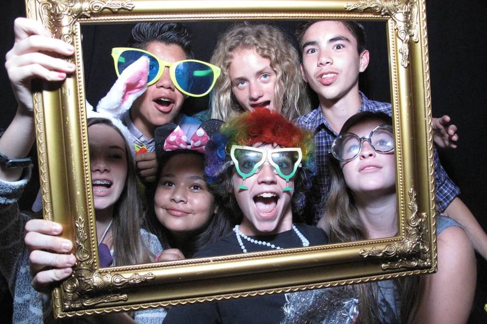 Photo Q Booth