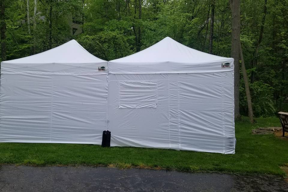 10'x10' pop up tents with side