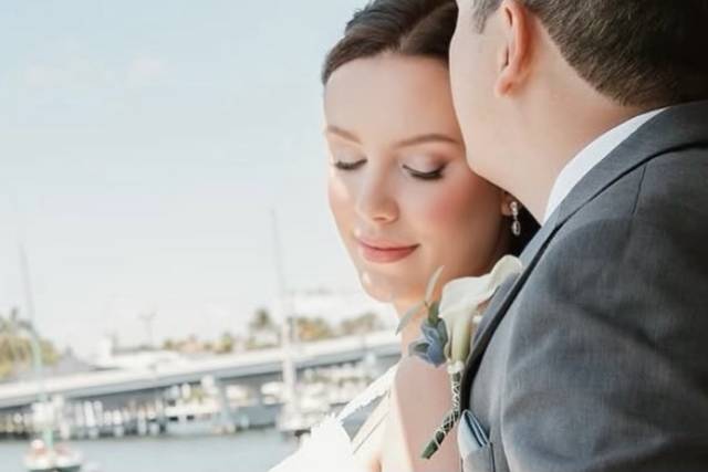 Elegant glam for her big day