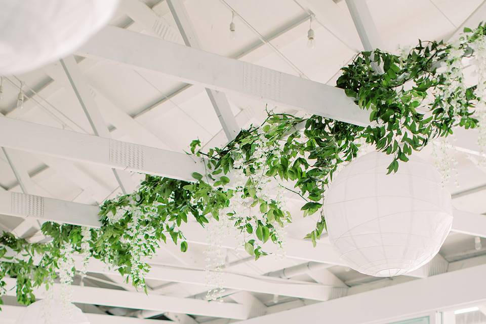 Hanging smilax and wisteia