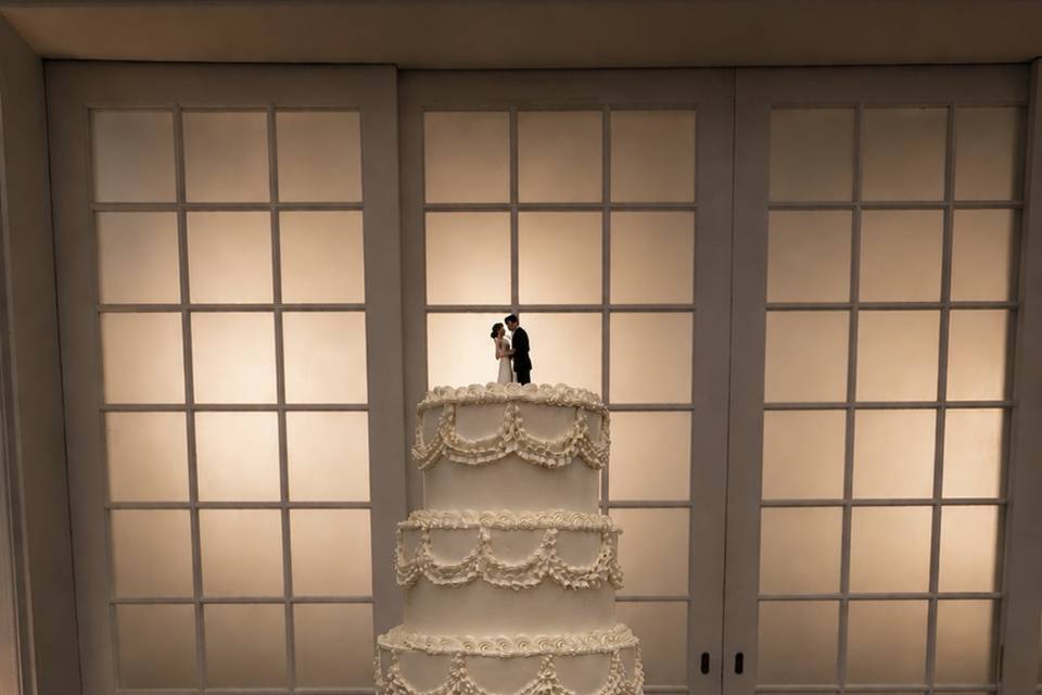 4 tiered vintage cake