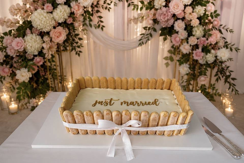 Tiramisu Cake