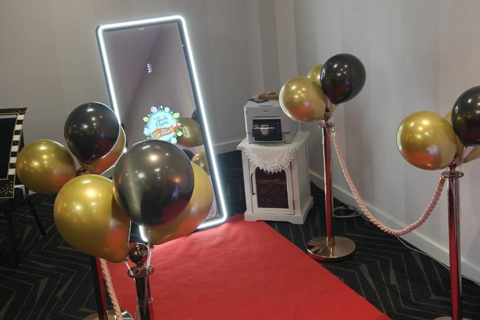 Black and gold ballon