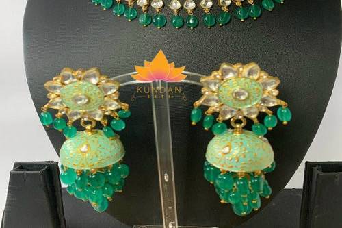 Green meenakari choker