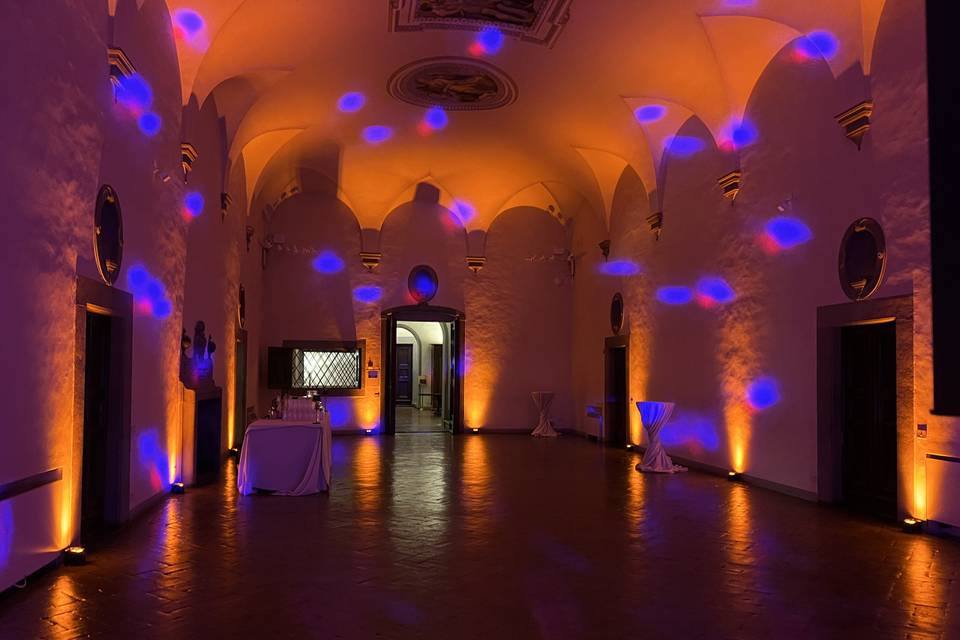 Uplights effect in indoor part