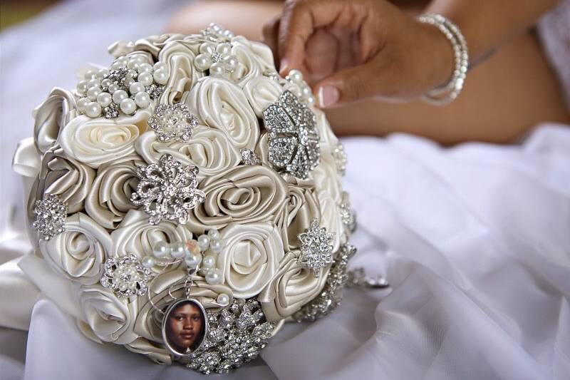 TIMELESS ELEGANCE BOUQUET - WEDDING BOUQUET - SILVER – Le Jardin NY