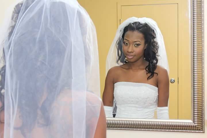 Bride in the mirror