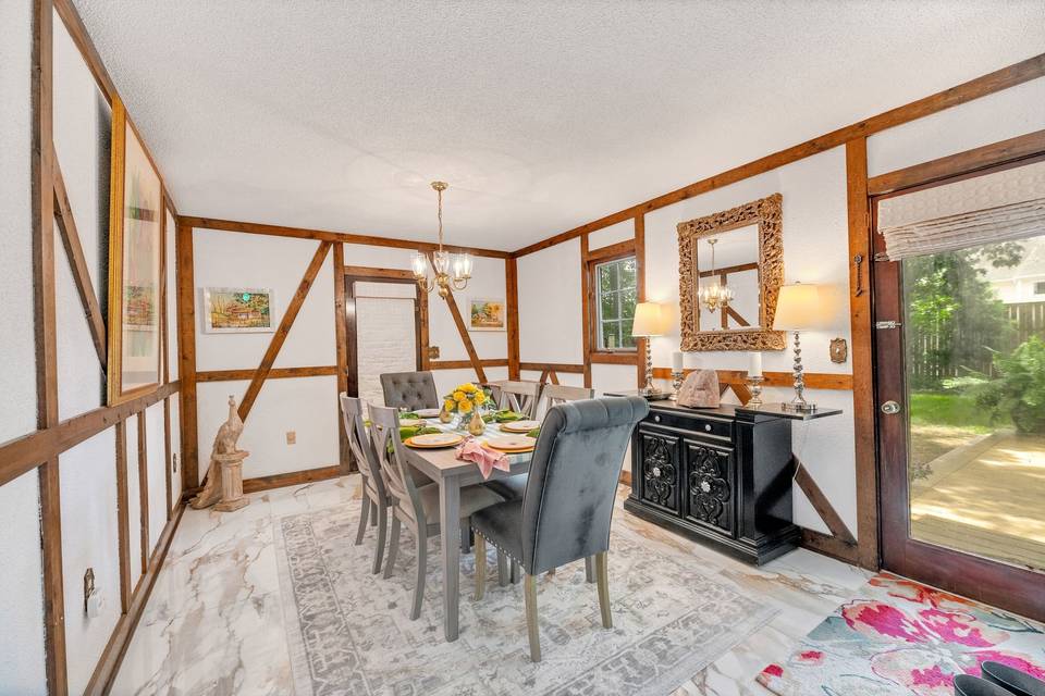 Dining-Area.jpg