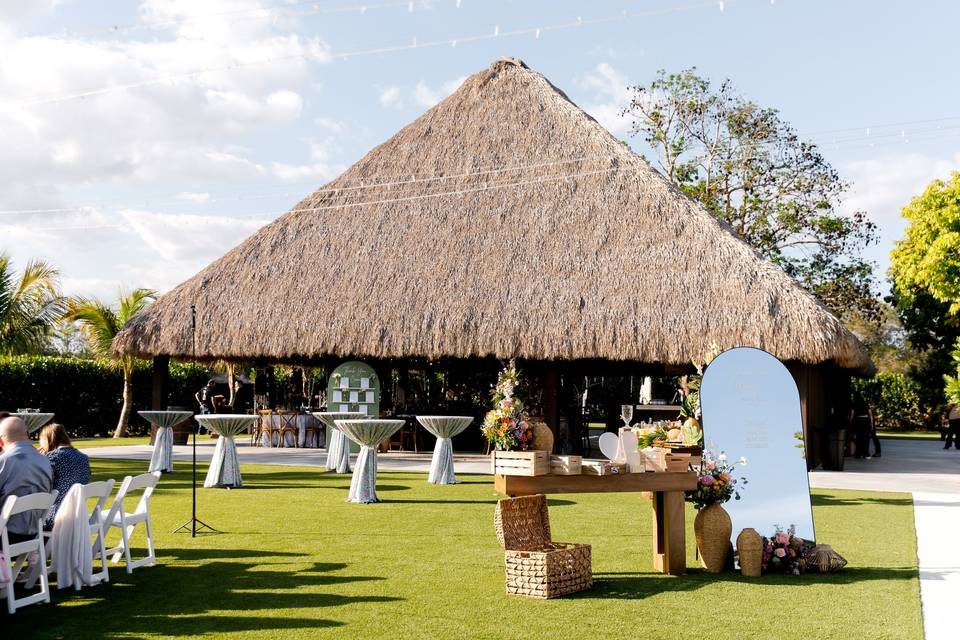 Tiki Hut