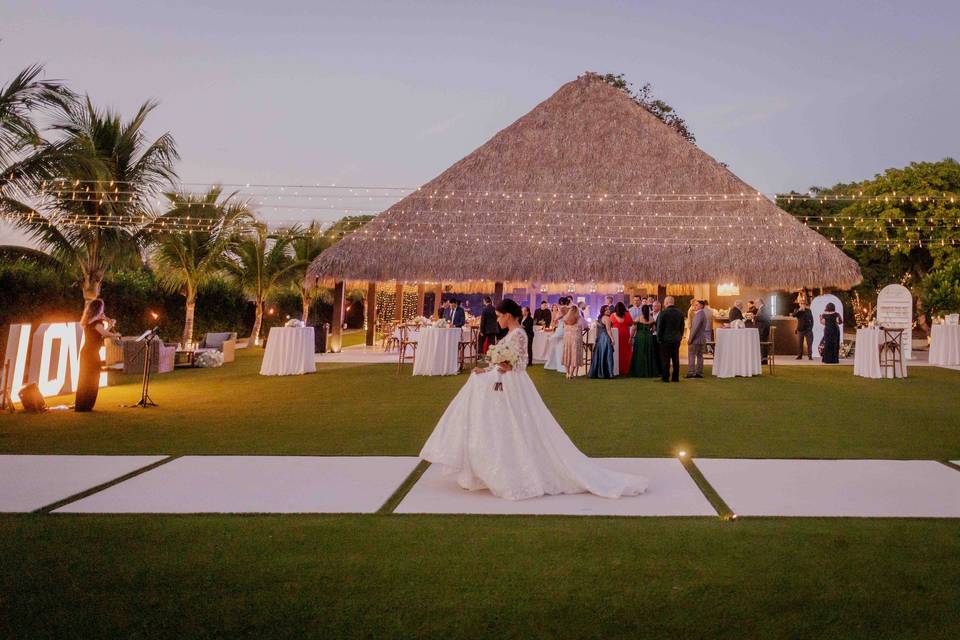 Tiki Hut