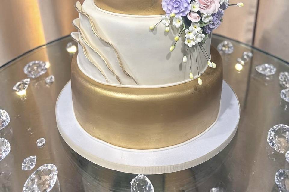 Fondant Cake with Sugar Flower