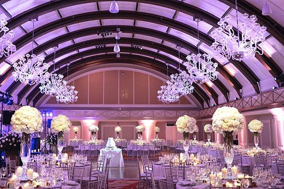 Elevated white wedding centerpieces