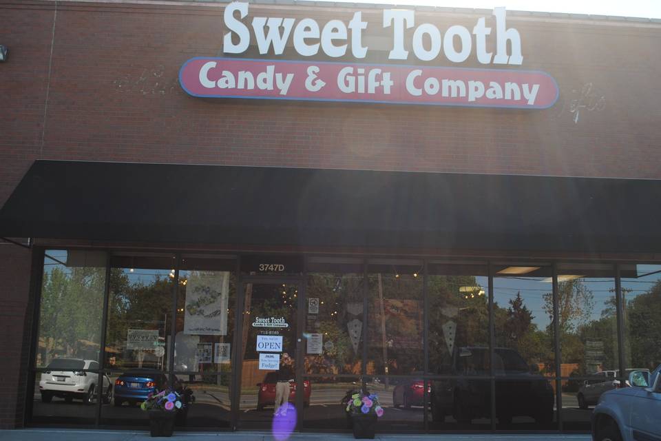 Sweet Tooth Candy & Gift Company