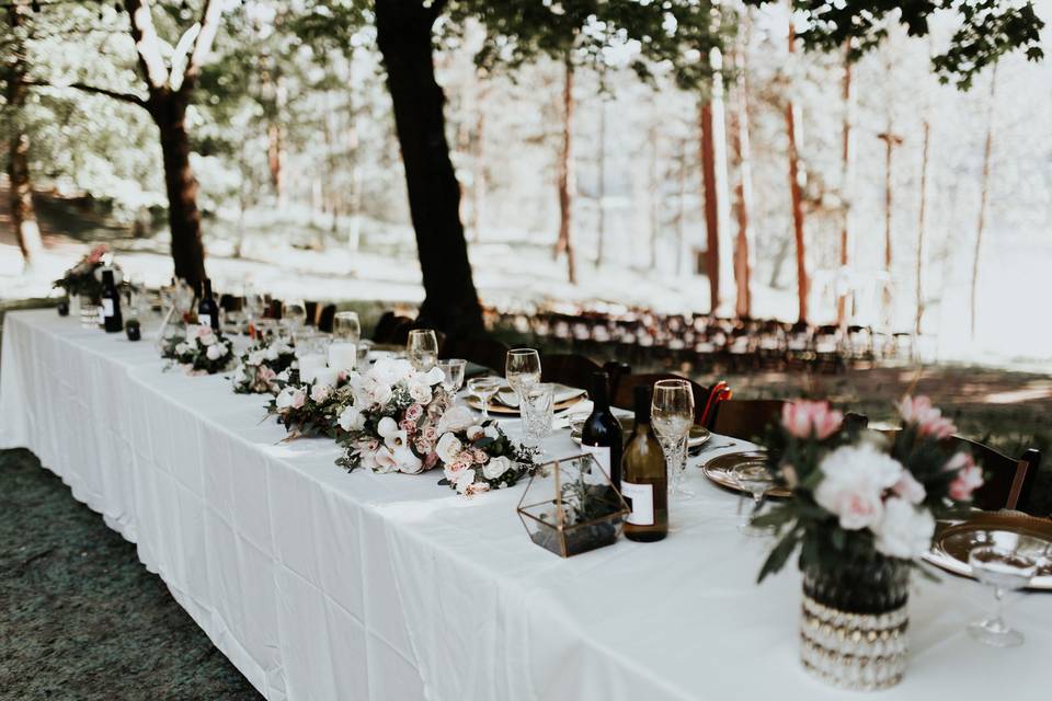 Head table setup