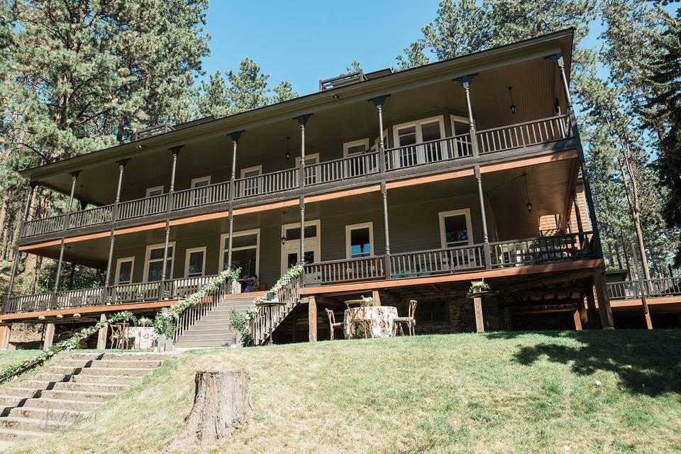 Historic Zephyr Lodge