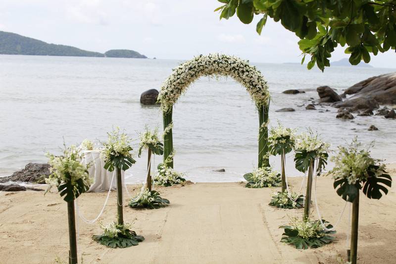 Water-beach arch