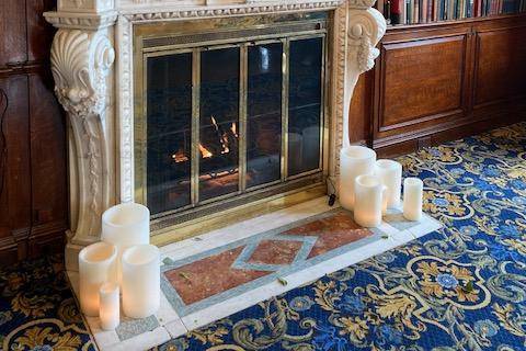 Hampshire House Mantle