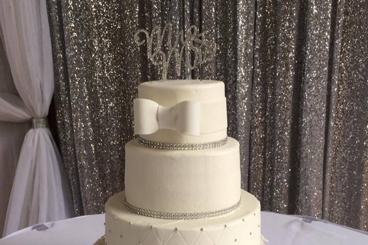 White and silver cake