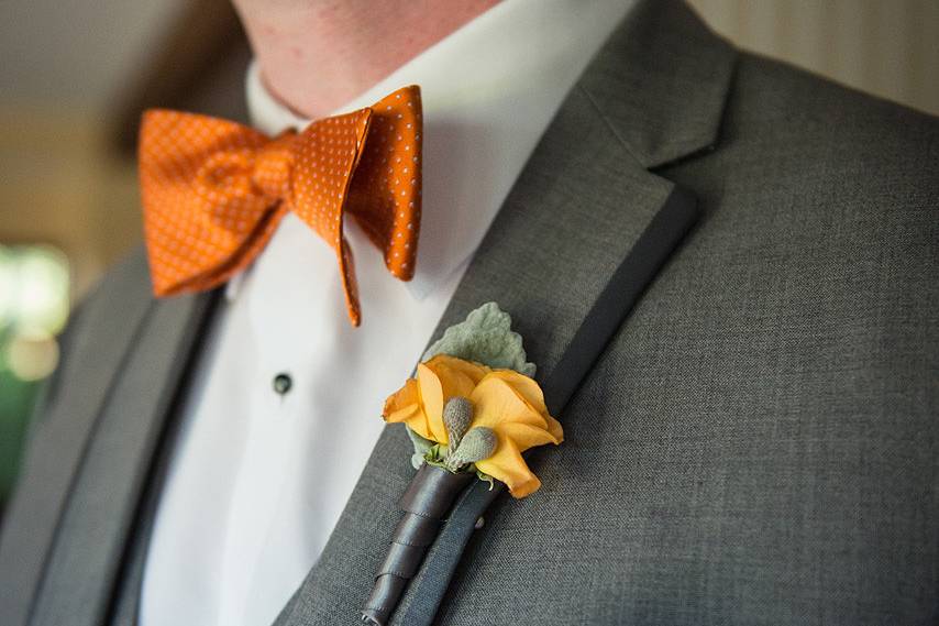 Groom's attire