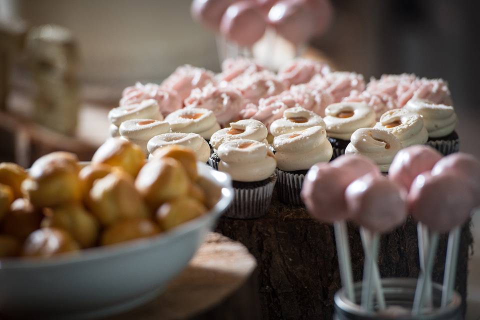 Cake table