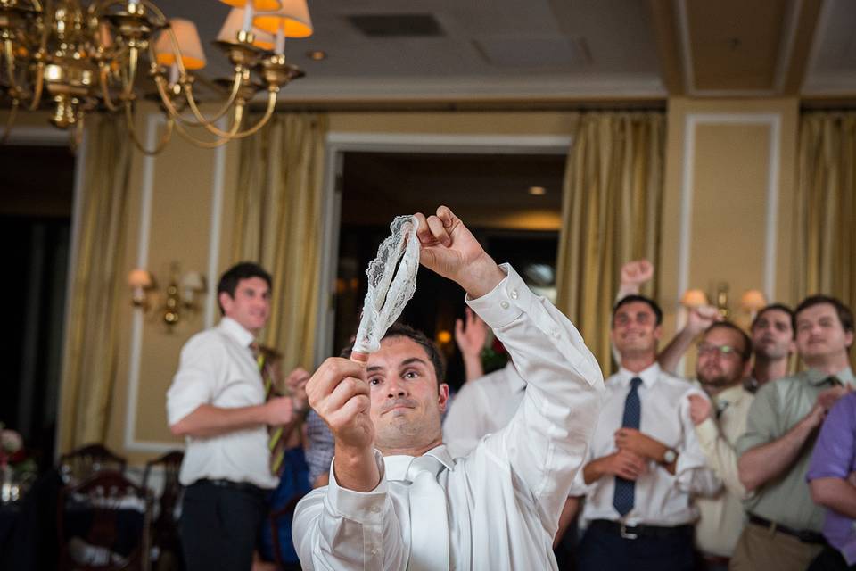 Garter toss