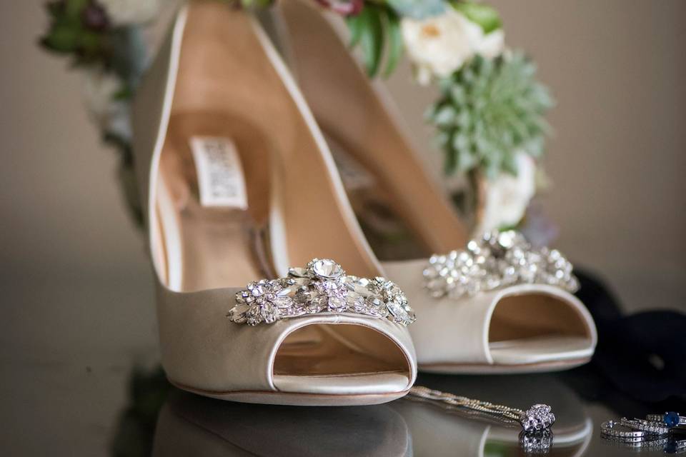 Bride's shoes and crown.